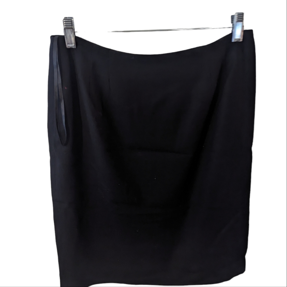 Linda Allard Ellen Tracy Mid Length Black wool Skirt
